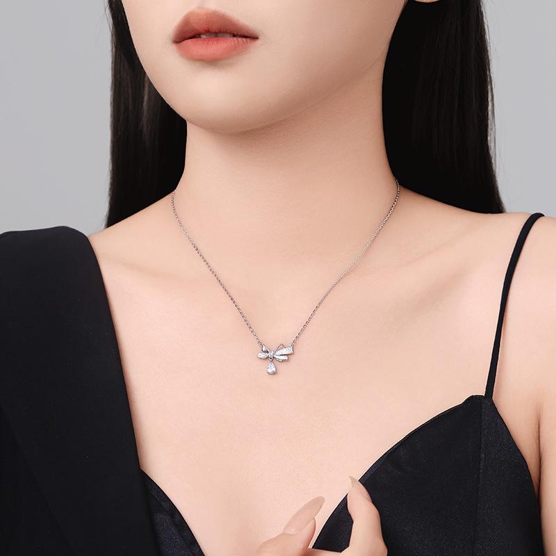 Bow Necklace Women's Diamond Light Luxury Fashion Pendant Year Jewelry
