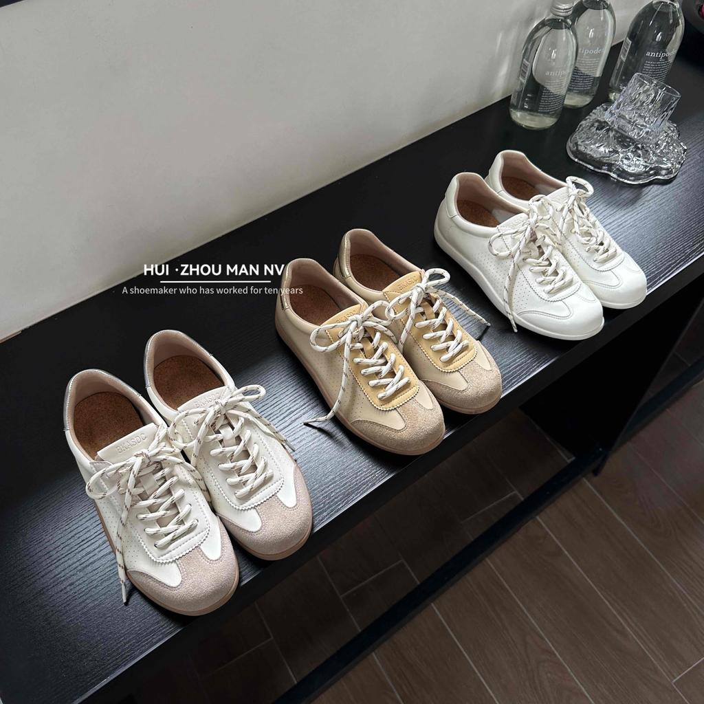 Wersja ze skóry bydlęcej~ Nowe jesienne skórzane sportowe małe białe buty damskie na platformie niemieckie buty treningowe buty Forresta Gumpa codzienne buty deskorolkowe