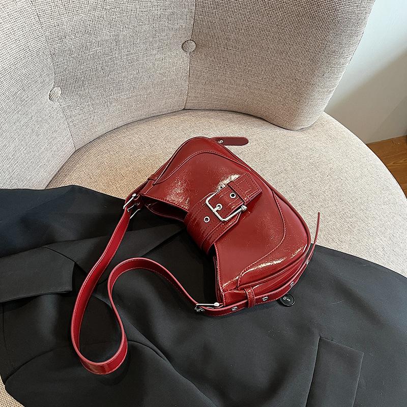 Bag Women's Spring Summer 2025 New Fashion Niche One Shoulder Underarm Bag This year's popular Crossbody Baguette Bag