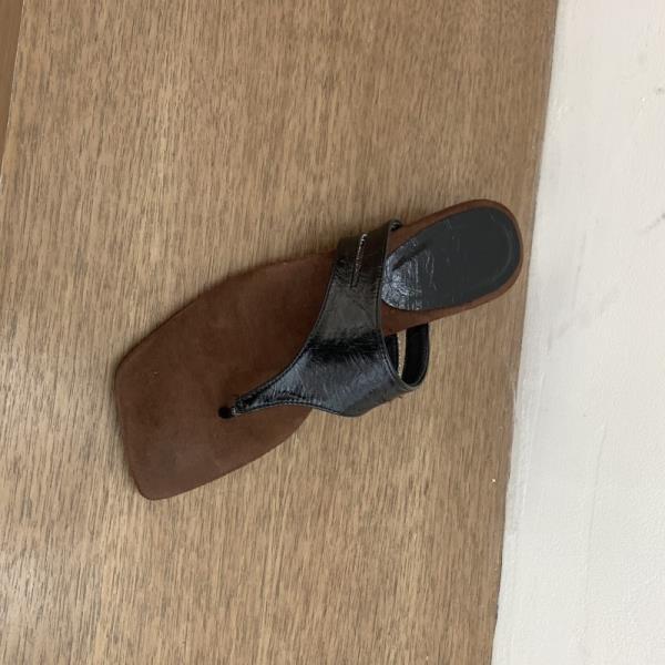 

Модная обувь Женская 2025 Резиновые шлепанцы Низкие женские тапочки На танкетке Гавайские Новые Пляжные Мягкие шлепанцы Каблуки-копытца Ткань Рим Хлопок 35