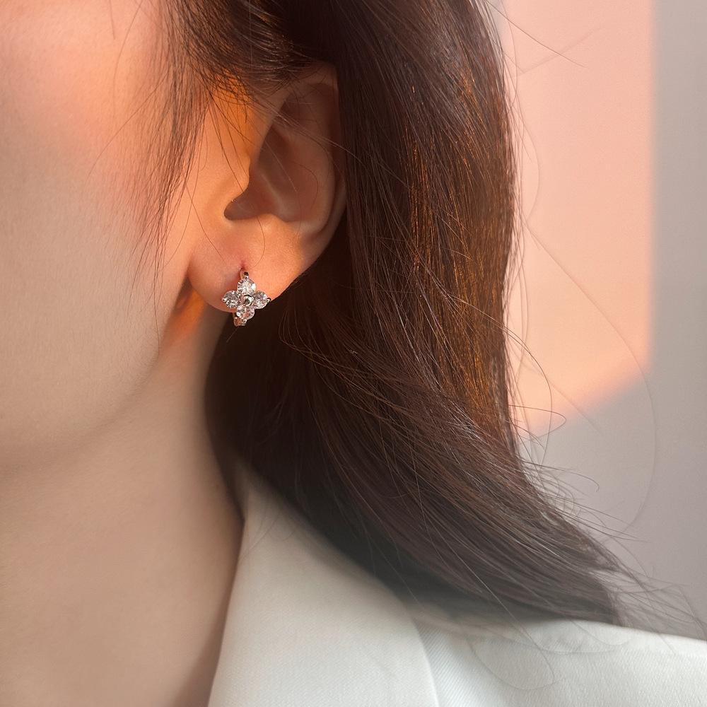 Elegant Four-leaf Clover Earrings Trendy and Simple Women's Earrings