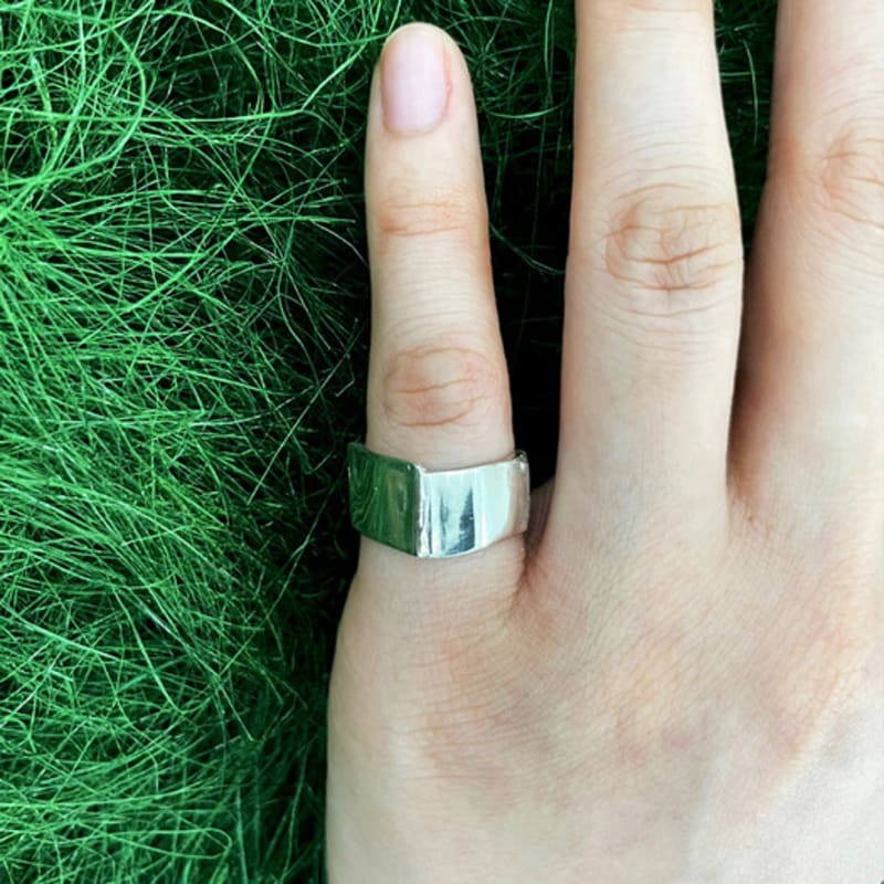 Water. Wet Stem Ring