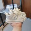 Frühling und Herbst Neue Kinderschuhe Jungen Rutschfeste Weiche Sohle Babyschuhe Atmungsaktiv und Leicht Mädchen Studenten Kleine Weiße Sneaker