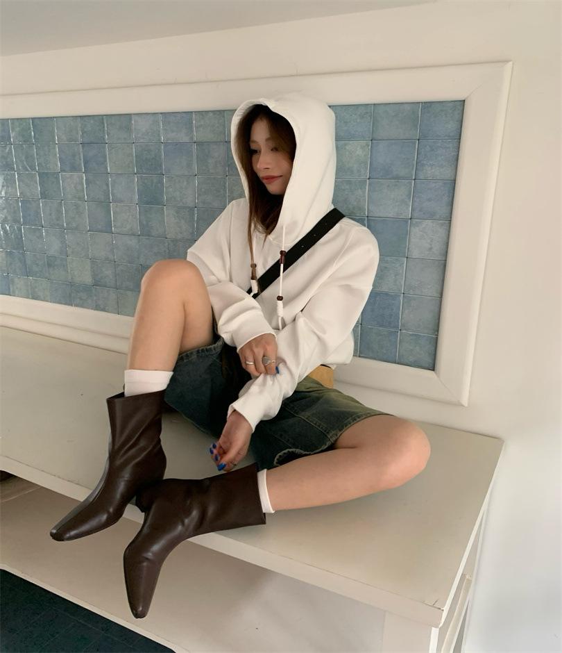 

2025 Fashion Square Head One Pedal Slope Heel Short Wide Boots Women s Solid Color Retro British Fashion Boots 39 темно-коричневого