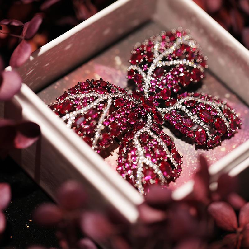 Luxury Parisian Butterfly Brooch: High-End Craftsmanship & Runway Style