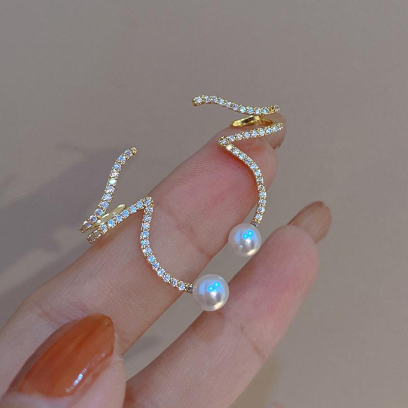 Inlaid Rhinestone Clip Earrings for Women Fashion Pearl Earrings Ear Bone Clip Wedding Party Zircon Gifts