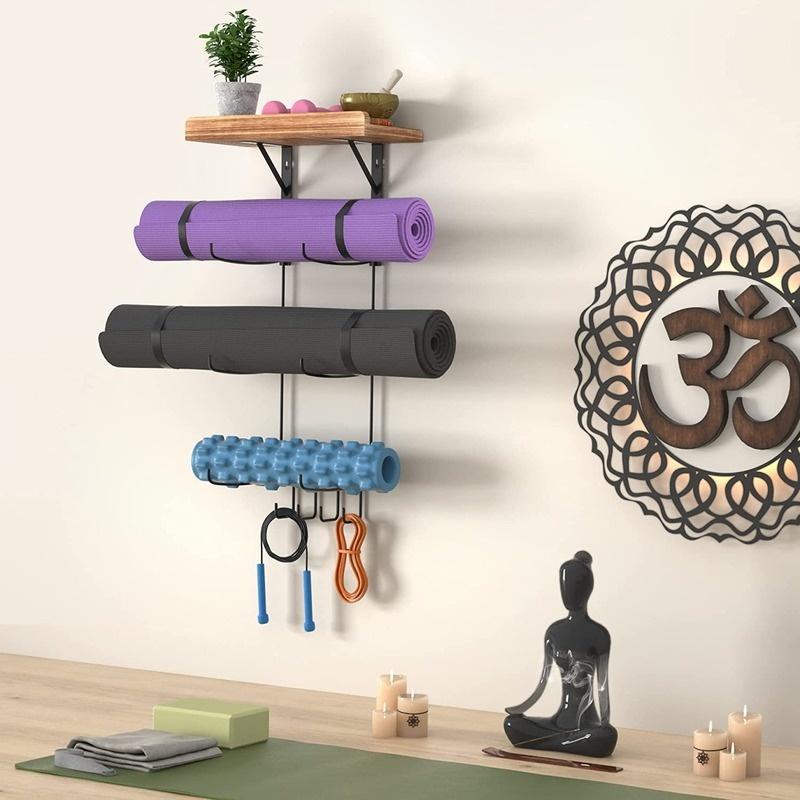 Rangement Mural En Bois Brun 4 Fentes Pour Tapis De Yoga Et Accessoires De Sport – MyGift