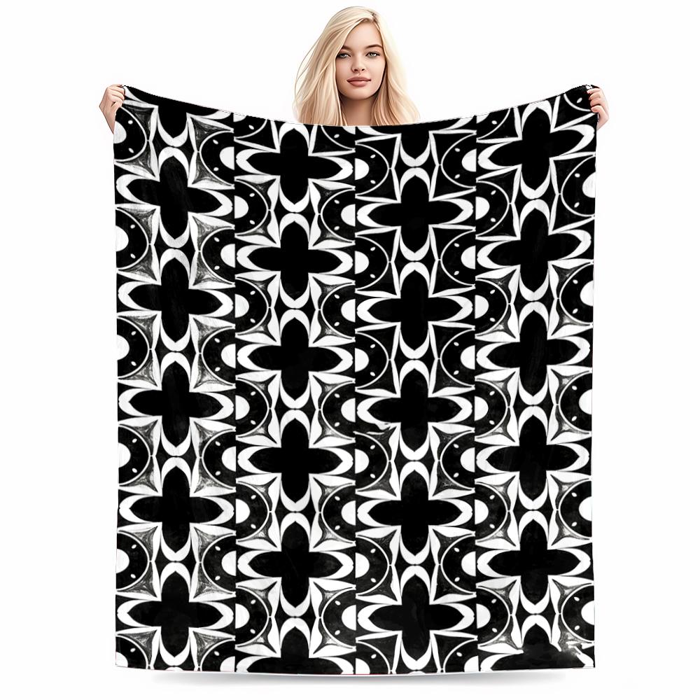 Black and White Geometric Floral Pattern Blanket for Blanket, Suitable for Use In the Bedroom, Living Room, On the Sofa
