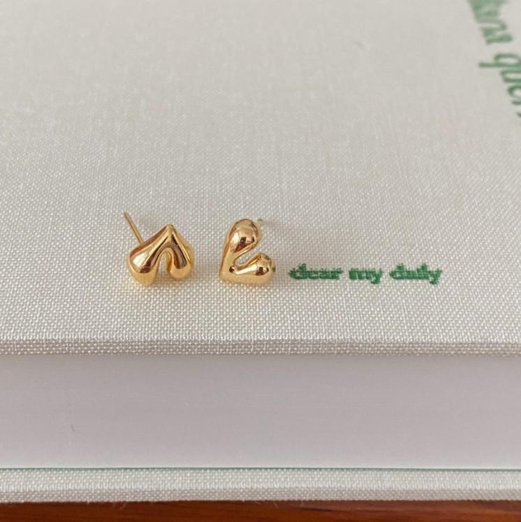 Fashion Jewelry 925 Sterling Sliver Heart Stud Earring for Ladies 18K Gold Plated 925 Silver Earrings Versatile Piercing Jewelry