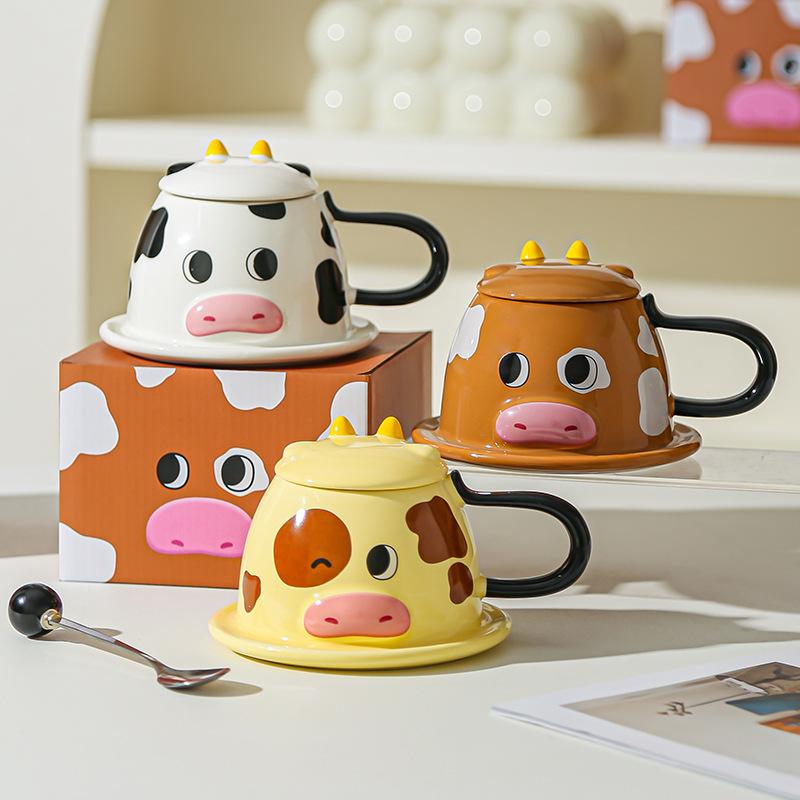 Kreativní Roztomilý Kreslený Třírozměrný Pár Kráv Hrnek na Vodu Keramický Hrnek s Víčkem Panenka Roztomilý Mazlíček Hrnček Hrnek na Kávu