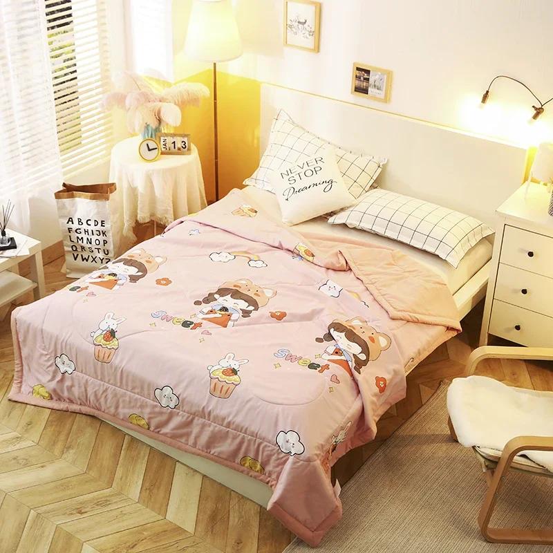 Love Heart Daisy Pattern Summer Quilt Modern Fashionable Skin-friendly Comfortable Air Conditioning Quilts for Kids Boys Girls