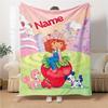 Manta de Fiesta Aventura en el Jardín de Tarta de Fresa con Nombre Personalizado Para Sofá Cama Manta de Felpa Acogedora Suave y Esponjosa Mantas Súper Suaves y Cálidas Para Otoño e Invierno 09