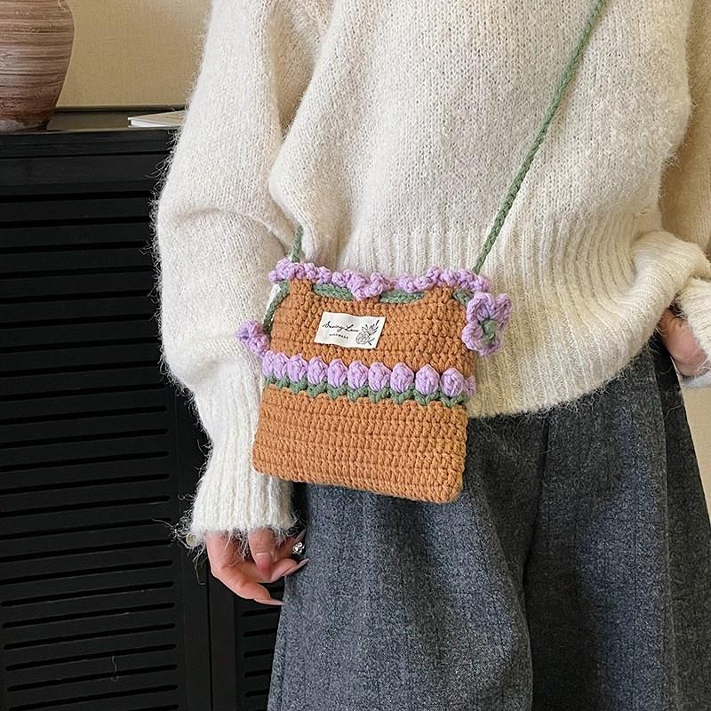 Flower Shape Knitted Shoulder Bag With Soft Water Bucket Shape For Urban Style