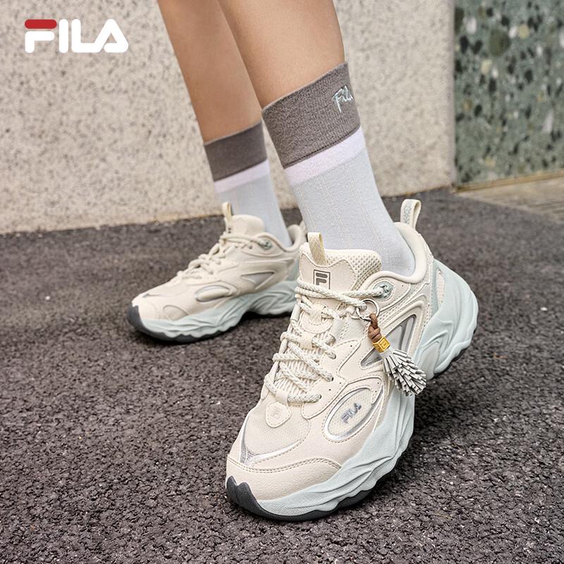FILA Women s PIGNA Chunky Casual Sneakers US 7