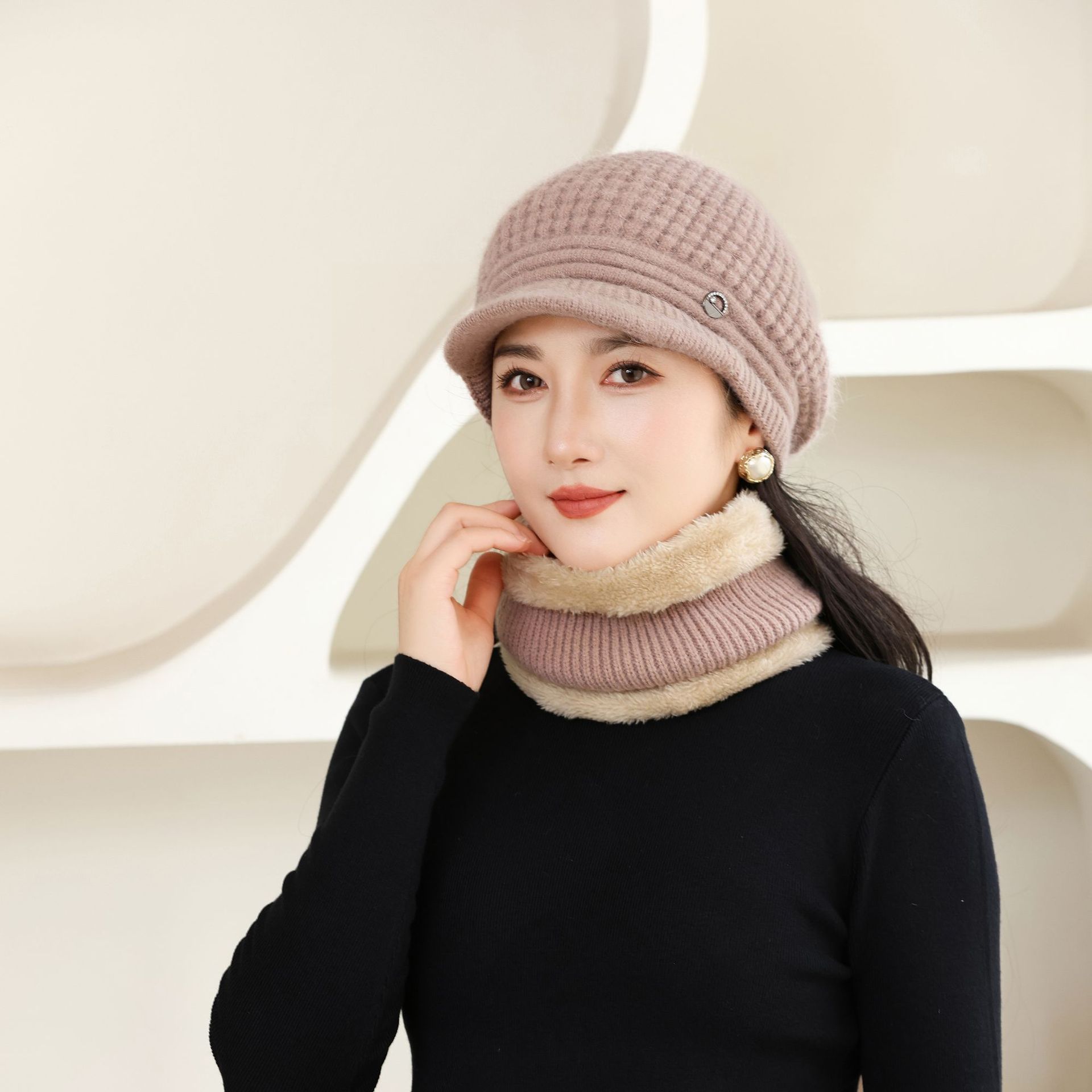 

Зимняя шапка для пожилой женщины, теплая, с бархатной подкладкой, с защитой ушей, бархатная шапка для мамы, шапка из кроличьего пуха для мужчины, вязаная шапка average size