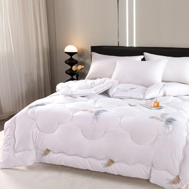 Plover Feather-Soft All-Season Fiber Quilt