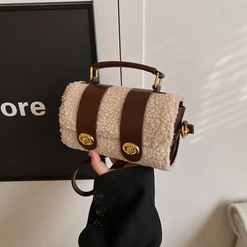 Winter Plush Hand Pillow Bag Women's New Versatile Messenger Bag Commuter Retro Shoulder Bag