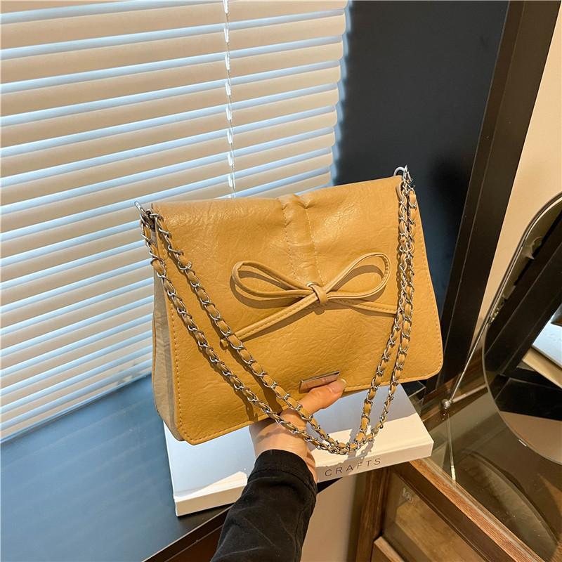 Foreign Style Super Fire Bow Tote Bag 2025 New Large-capacity Chain Messenger Bag Fashionable and Explosive Commuter Bag