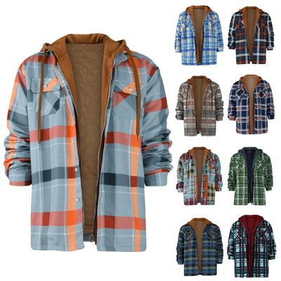 Gestepptes, gefüttertes, kariertes Button-Down-Hemd für Herren. Mit Samt versehen, um warm zu bleiben. Jacke mit Kapuze