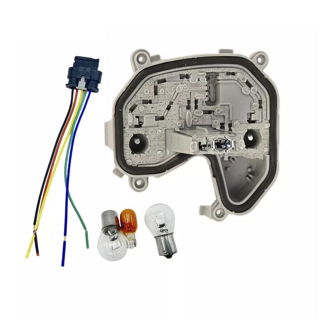 Zadní pravý držák zadního světla a zástrčka žárovky 68270837AA pro Jeep Renegade 15-23