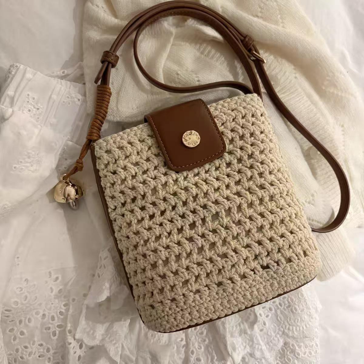 

Nanfeng Versatile Fashion Coastal Tote Bag Women s 2025 New Autumn and Winter Super Fire Woven Bag One Shoulder Crossbody Bag