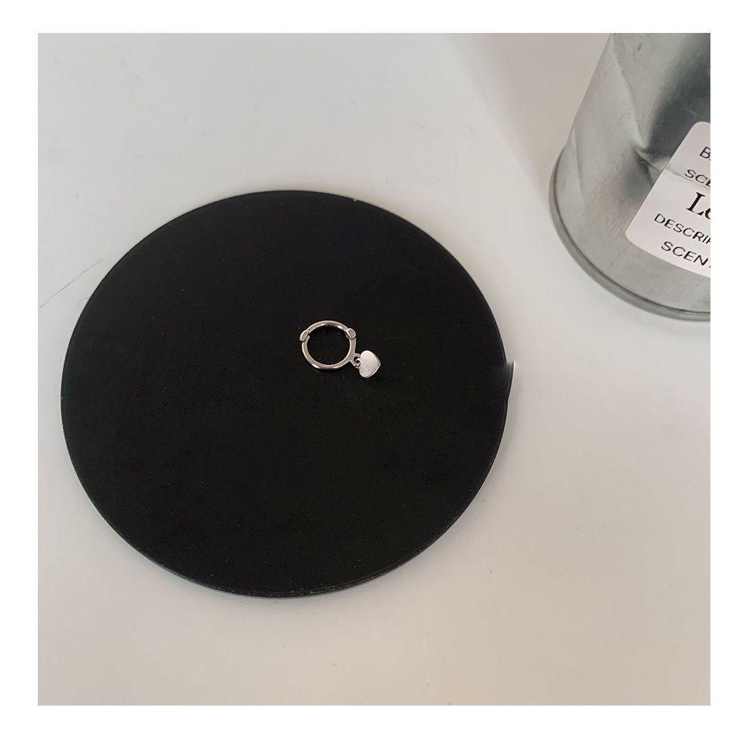 

Шикарные серьги в виде пятиконечной звезды — простые и универсальные; Серьги-крестики - модные и элитные.