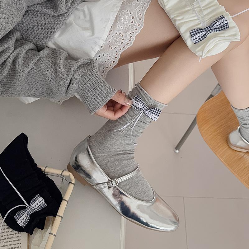 Damen Frühling und Herbst Süße Spitze Gitter Schleife Plissiert Gerollter Rand Ballett Wind Trommel Stapelsocken