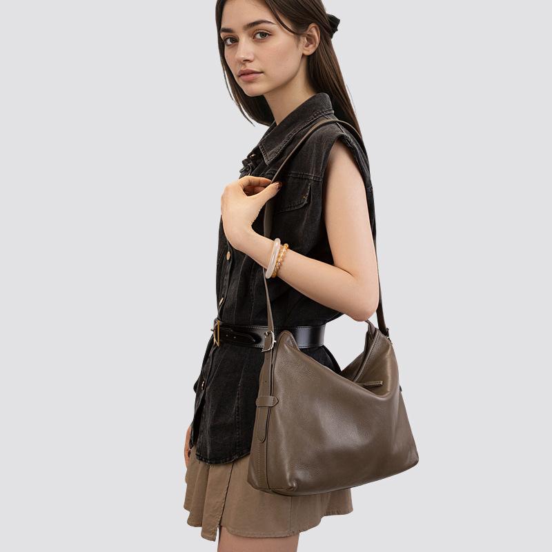 Leather Winter Women's New High-end and Niche Single Shoulder Underarm Bag, Retro and Fashionable Crossbody Bag