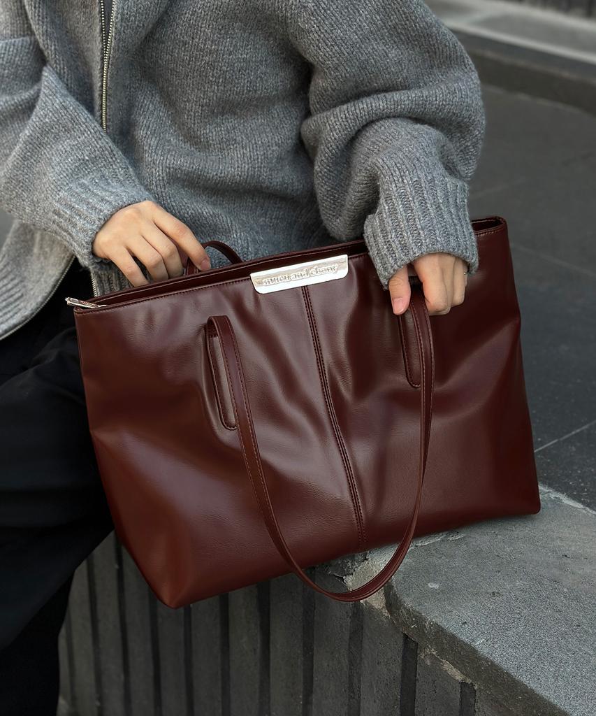 Mucu And Ebony Piene Bag _ Brick Brown