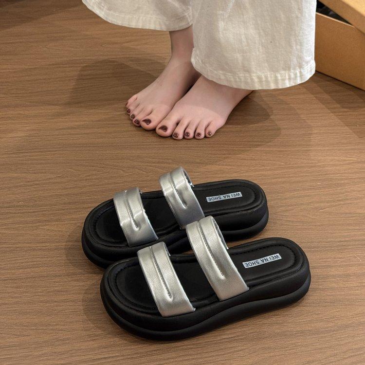 Muffin thick-soled cool slippers women's summer wear 2025 new casual fashion beach sandals high-end one-word drag