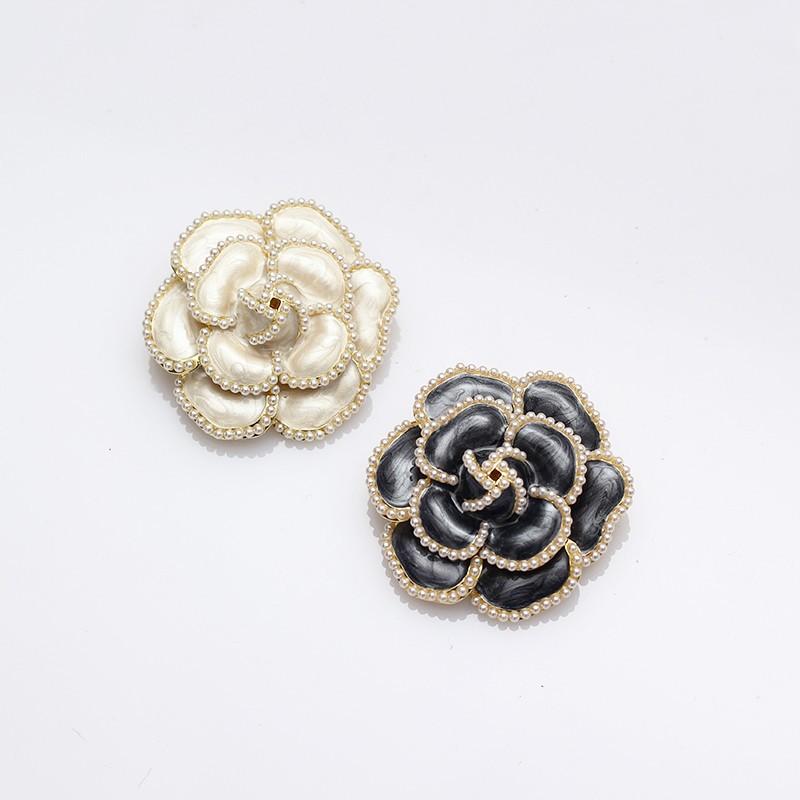 Premium Brooch White Pearl Drip Oil Camellia Black Rose Vintage Suit Big Sweater Pin Accessories
