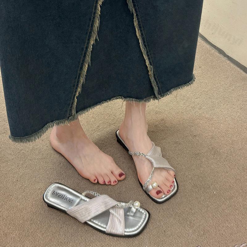Fashion Summer Women Slippers 2025 Pearl Fashion Flat Clip Toe Flip Flops Outdoor Casual Non-slip Beach Slipper Female Square Toe Sandal