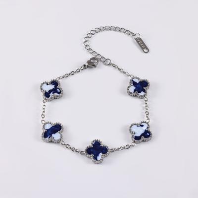 Bracelet couleur trèfle, bijou tendance et à la mode, accessoires haut de gamme