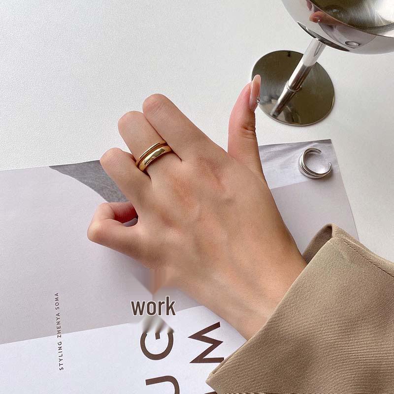 Chic European & American Style Smooth Plain Band Ring for Women - High Design, Light Luxury Fashion
