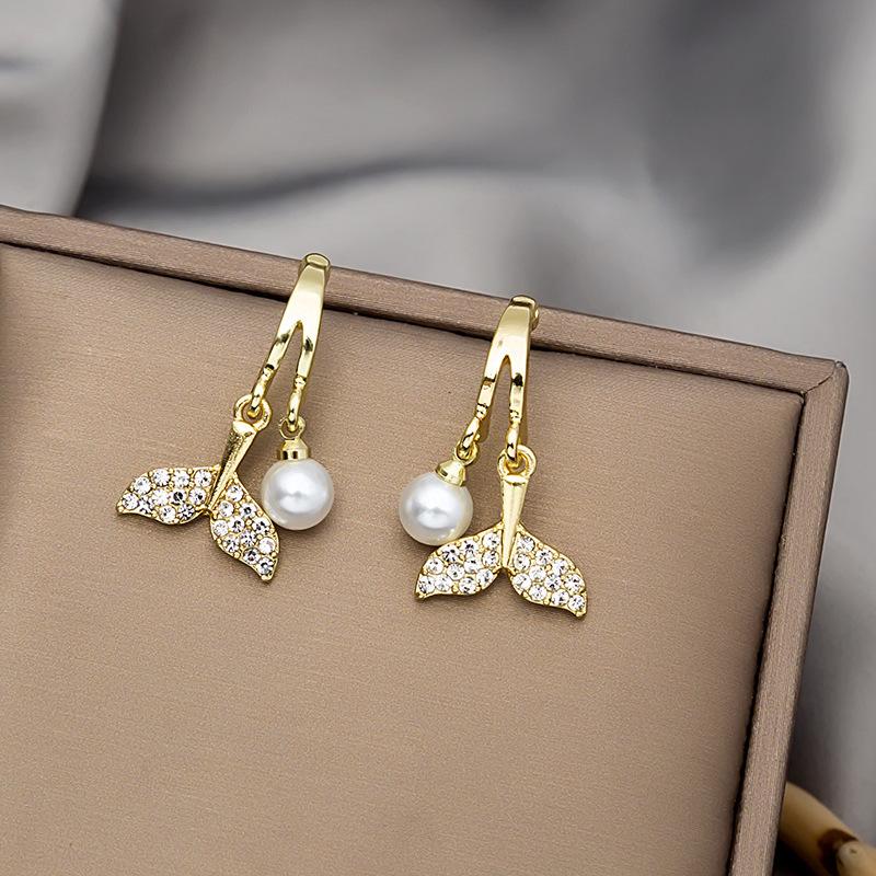 Simple Geometric Pearl Stud Earrings Exquisite Commuter Superior Earrings Earrings