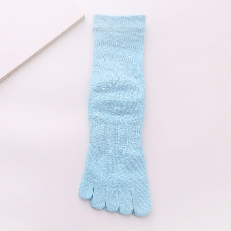 Women's Five-Toe Mid-Calf Split-Toe Socks: Solid Color, Sweat-Wicking, Cute, for Spring, Autumn, Winter
