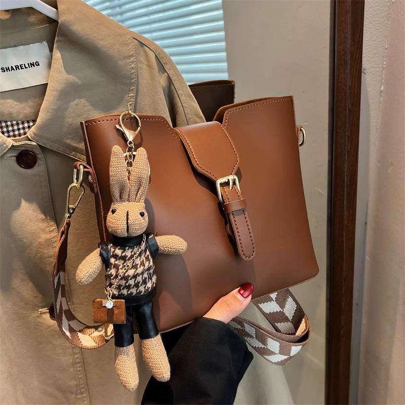 Large-capacity bag women's 2025 new autumn and winter premium texture bucket bag retro versatile portable messenger bag