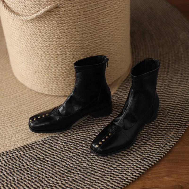 

Корейская версия новых кожаных мартинов на низком каблуке, женские удобные на мягкой подошве, с задней молнией, нескользящие, с квадратным носком, осенне-зимние однотонные 39