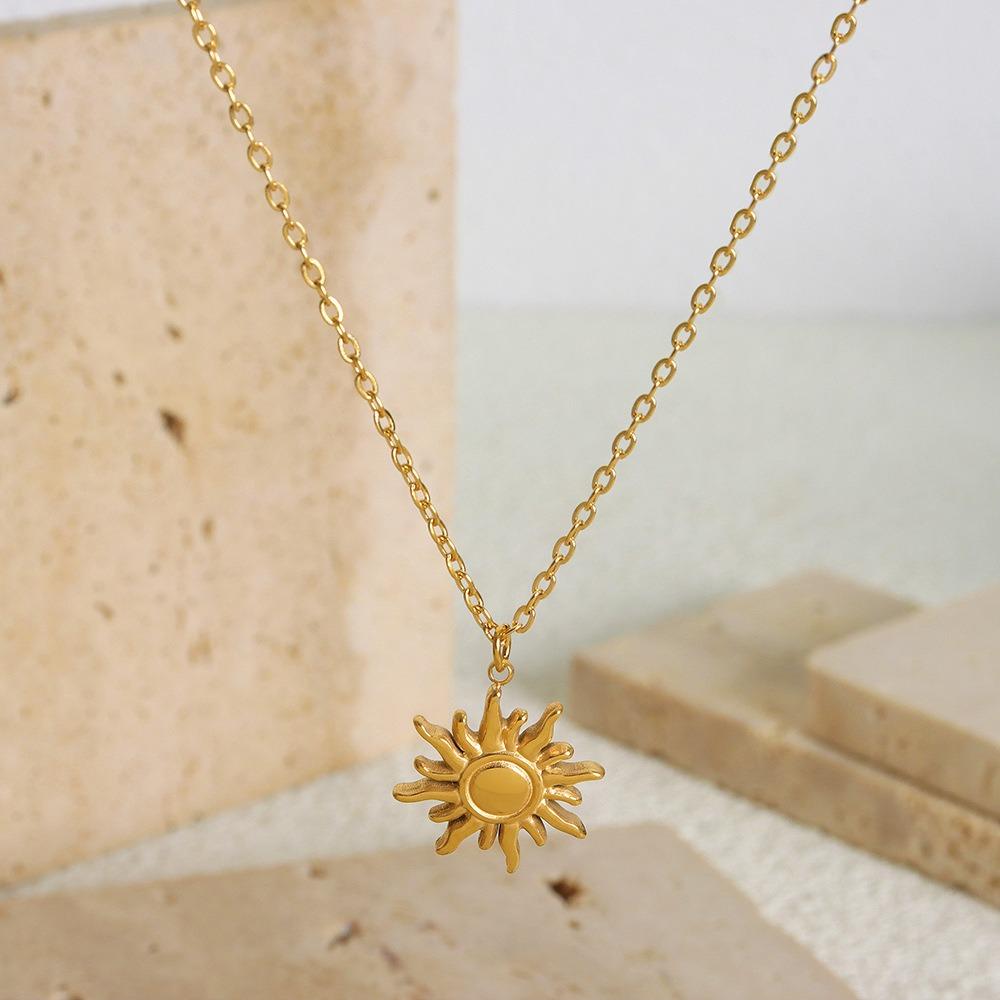Alloy Simple Elegant Necklace Electroplating Trendy Jewelry Fashion Sun Pendant Necklace