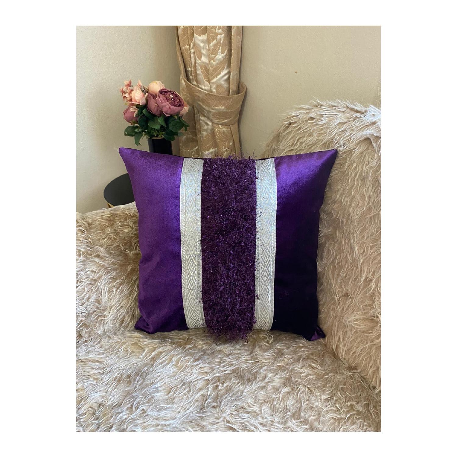 

Декоративная подушка