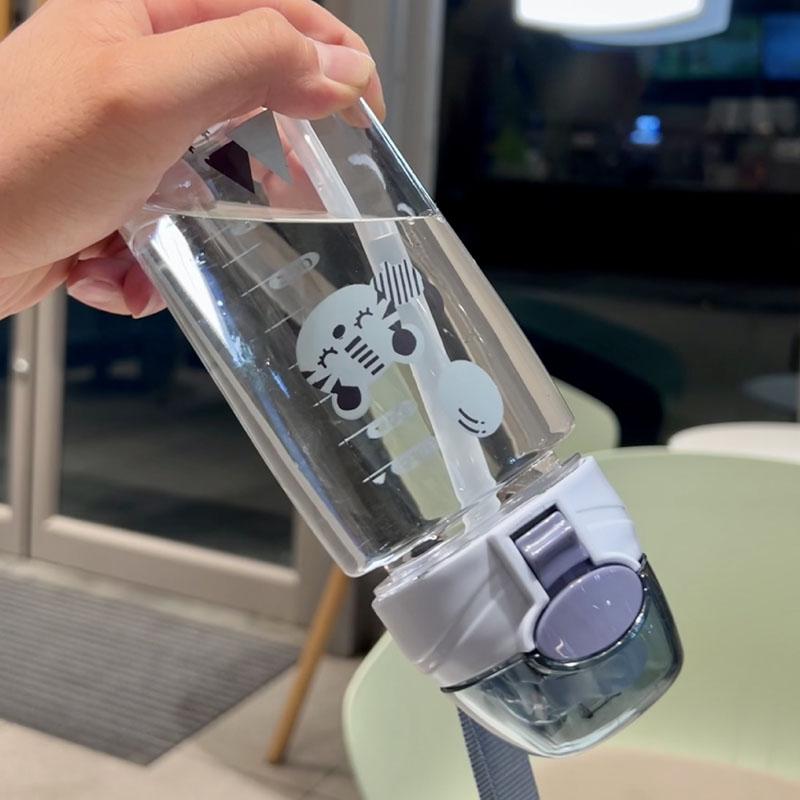 550ml Kinder Trinkbecher Wasserflaschen Kreative Cartoon Fütterung mit Strohhalmen und Deckeln Auslaufsicher Tragbar Kleinkinder Getränkebecher