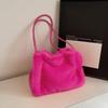 New Plush Bucket Bag for Autumn and Winter, Women's High-end Texture Niche Design Commuter Handbag