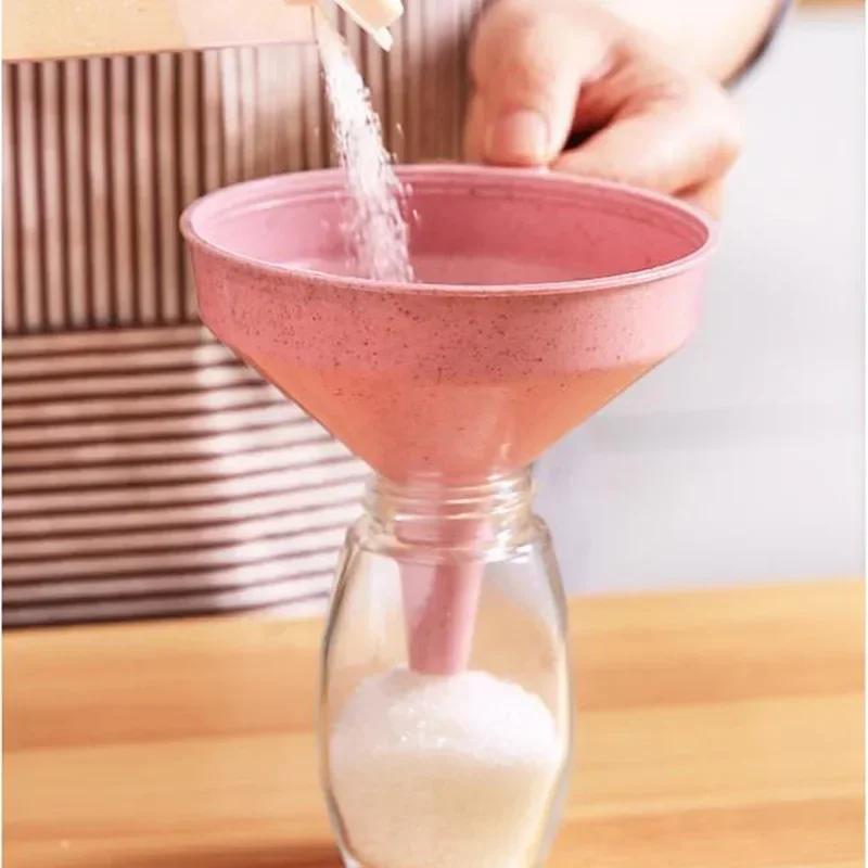 Kitchen Wheat Straw Funnel Plastic Large Caliber Wine Jug Oil Jug Liquid Dispensing Funnel Soy Sauce Small Funnel