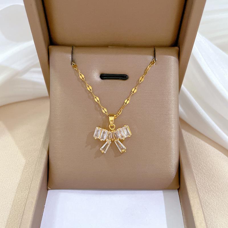 Personalized Niche Design Temperament Smart Shining Necklace Women, Simple Luck Pendant