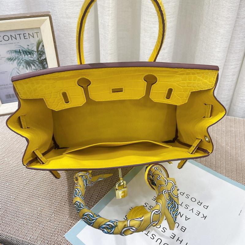 New Leather Women's Bag, Glossy Patent Leather, Alligator Pattern Leather, Portable Shoulder Oblique Span Bag.