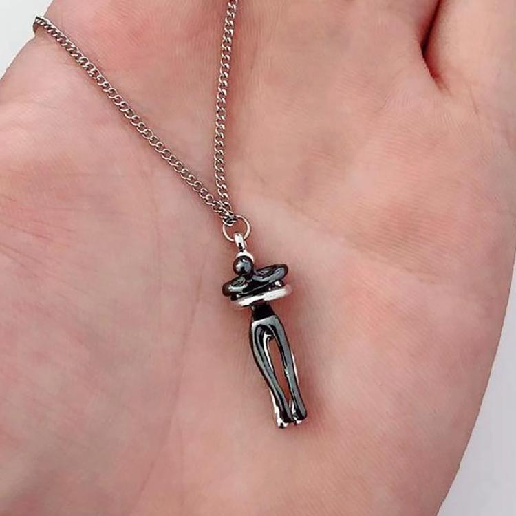 Intricate Couple Necklace Love Pendant Necklace Hugging Necklace Date Jewelry Perfect for Weddings and Romance Dates