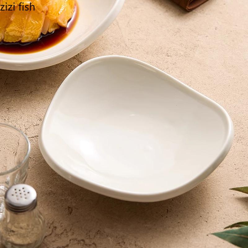 Pure White Irregular Ceramic Triangular Bowl Salad Bowl Dessert Sushi Bowls Molecular Cuisine Display Bowls Specialty Tableware