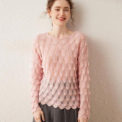 Hochwertiger Damen-Pullover aus französischem Kaschmir: Ausgeschnitten, Rundhalsausschnitt, Glockenärmel, 2024 Trend