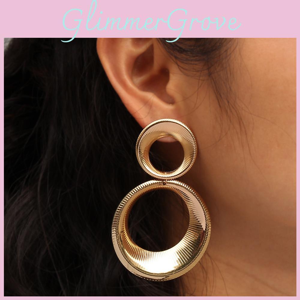 Elegant Metal Earrings With Geometric Shape And Gold Finish For Celebrations