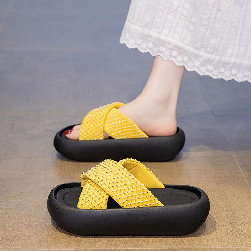 Thick-bottomed cross-strapped slippers for women's summer wear 2025 new models with skirts Internet celebrities fashion beach one-word cool slippers